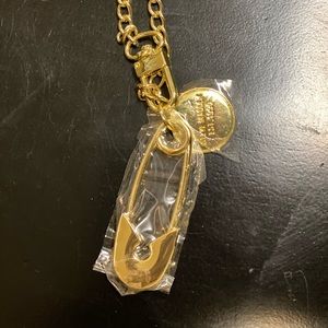 Steve Madden diaper pin/diaper bag keychain